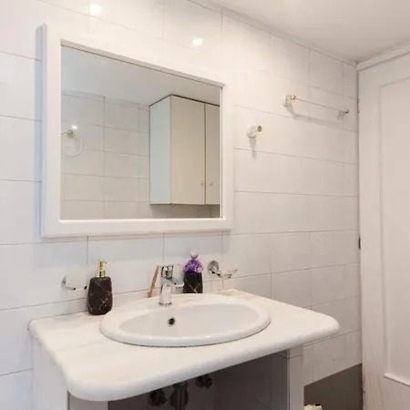 Apartment Delightful Modern 1 Bedroom In Kallithea