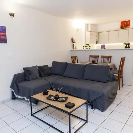 Delightful Modern 1 Bedroom In Kallithea
